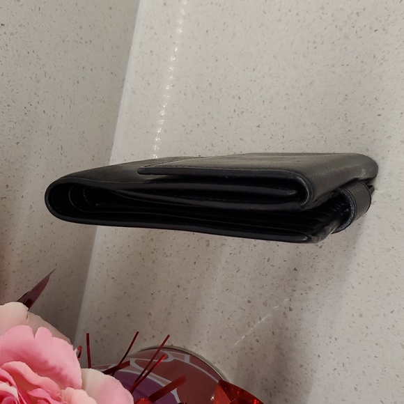 Mens GUCCI leather wallet - Picture 3 of 9